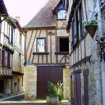Studio Avec Terrasse Et Jardinet En Centre Ville Bergerac Bagian luar foto