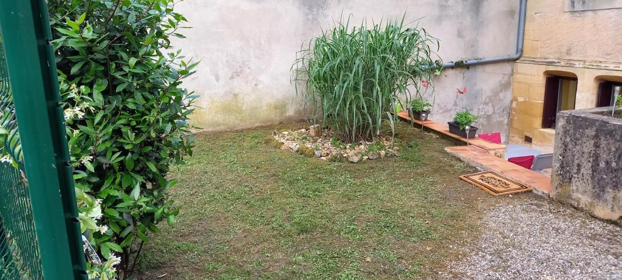 Studio Avec Terrasse Et Jardinet En Centre Ville Bergerac Bagian luar foto